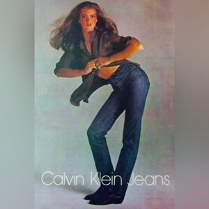 Meet your Posher, Cynthia! FREE Shipping always!